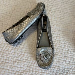 Yellowbox pewter shoes with metal accents 🖤